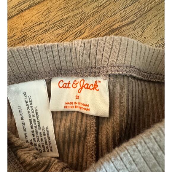 Cat & Jack Pant/Short Bundle (4) - Size 2T - Picture 4 of 7